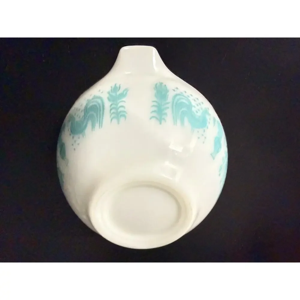Vintage Pyrex Amish Farm Turquoise Milk Glass Mixing Bowl Pour Spout 7”